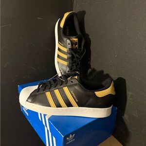 Adidas Men's Black and Gold Sneakers